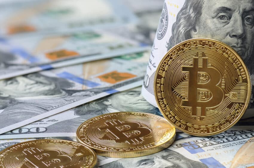 bitcoin rises in value