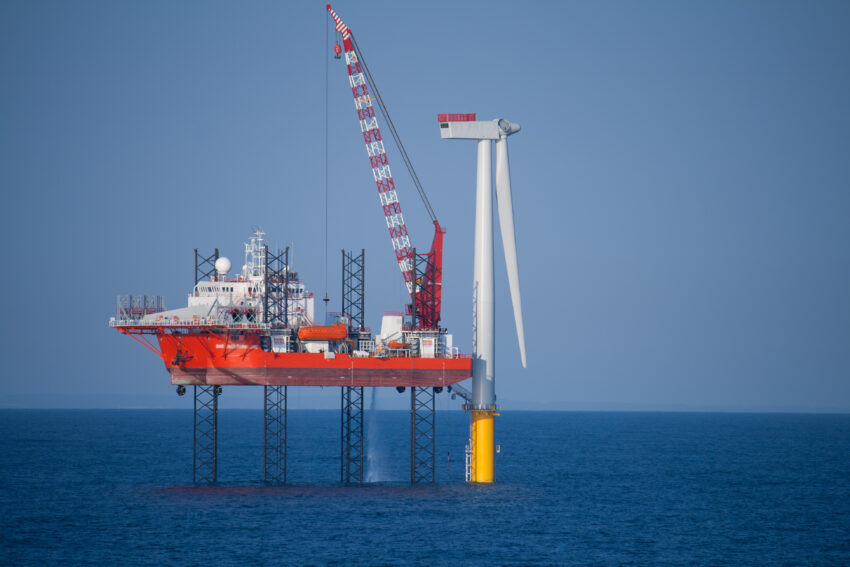 The Scottish government is in line for a windfall of almost £700m after the largest ever auction of the country’s seabed plots attracted bids from big oil and renewable energy companies hoping to build next generation windfarms.